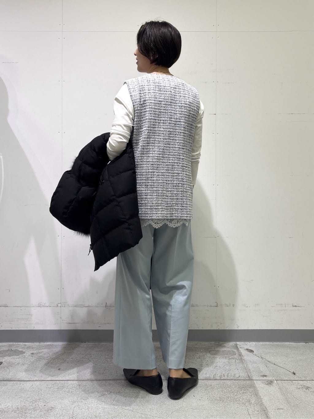 yuriさんの「INDIVI｜【合皮／ミドルサイズ】春カラーフォルムバッグ」を使ったコーディネート