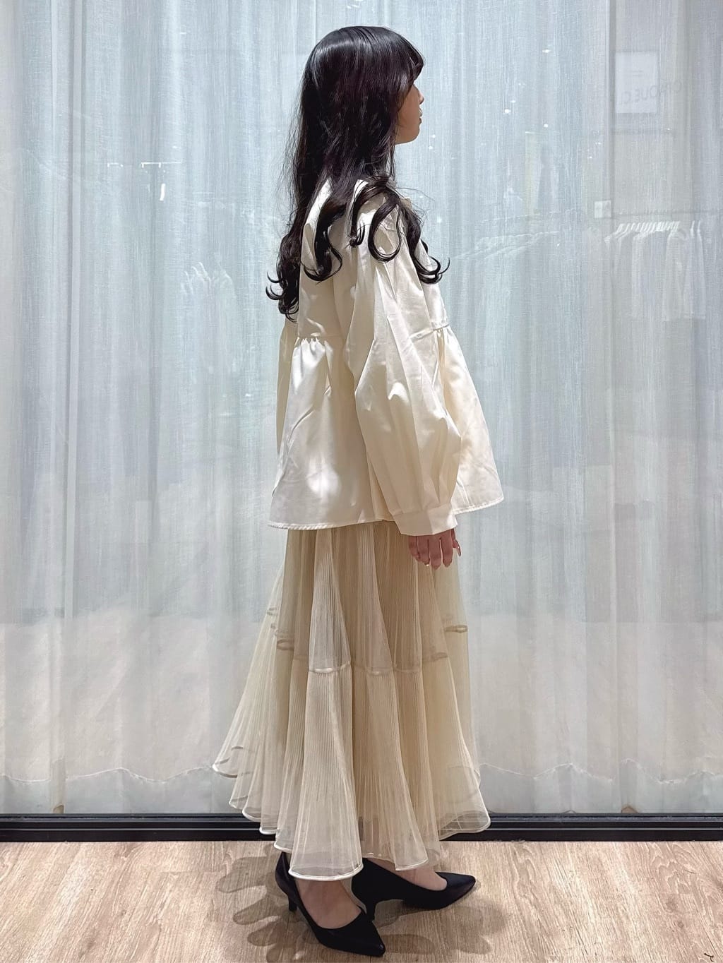 ぞうげさんの「OPAQUE.CLIP｜撥水ノーカラーペプラムブルゾン【洗濯機OK／抗ピル】」を使ったコーディネート