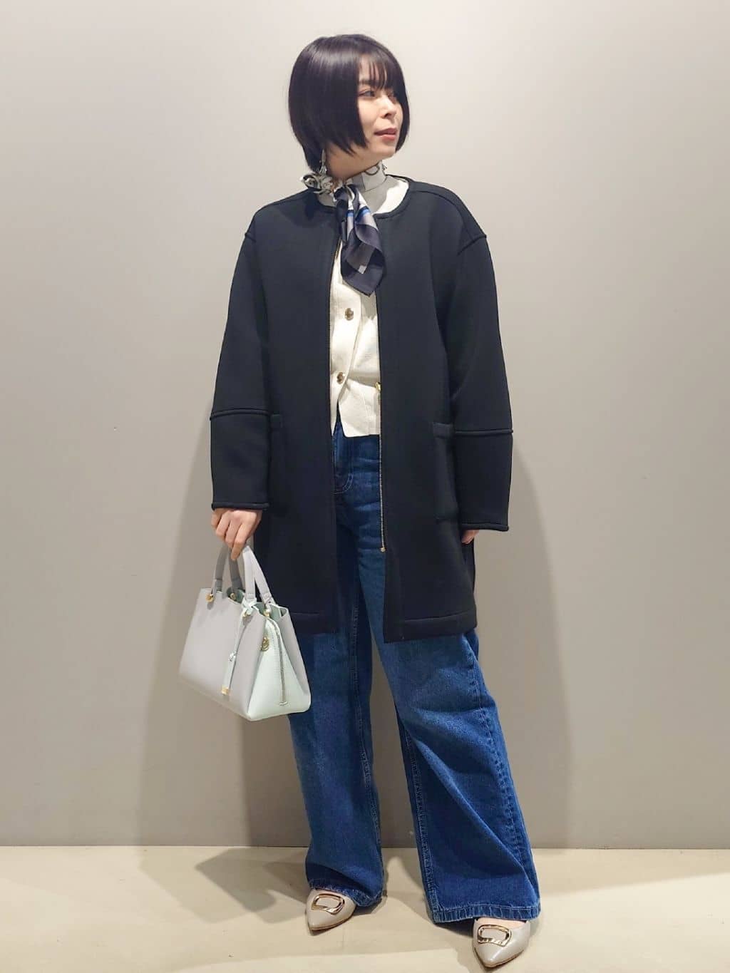 me：)さんの「OPAQUE.CLIP｜リバーシブル配色ノーカラーコート【洗濯機OK】」を使ったコーディネート