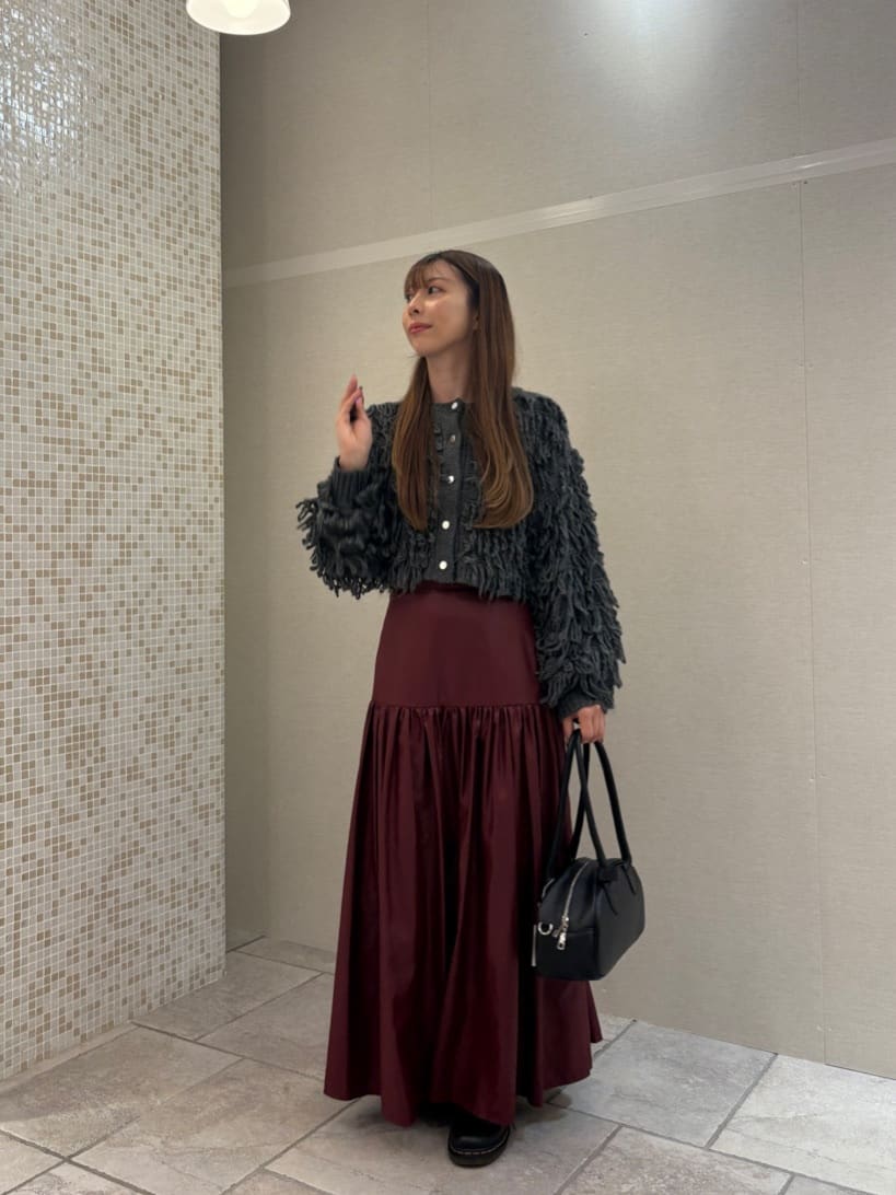 norimiさんの「INDIVI｜レザーライクマキシスカート」を使ったコーディネート