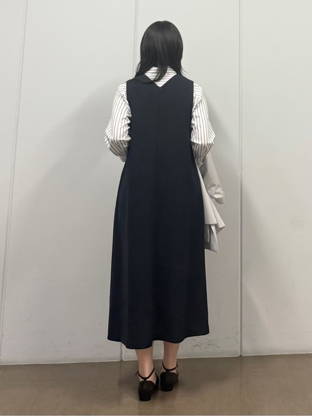 mizukiさんの「INDIVI｜【2WAY／洗える】ラメストライプ コットン混シャツ」を使ったコーディネート