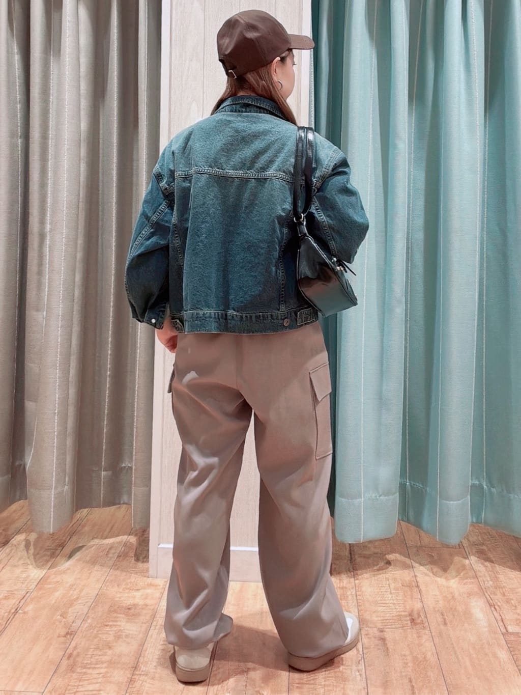 なみぞうさんの「SHOO･LA･RUE｜【洗濯機可/S-LL/2WAY】こなれたカジュアルスタイルに イージーカーゴパンツ」を使ったコーディネート