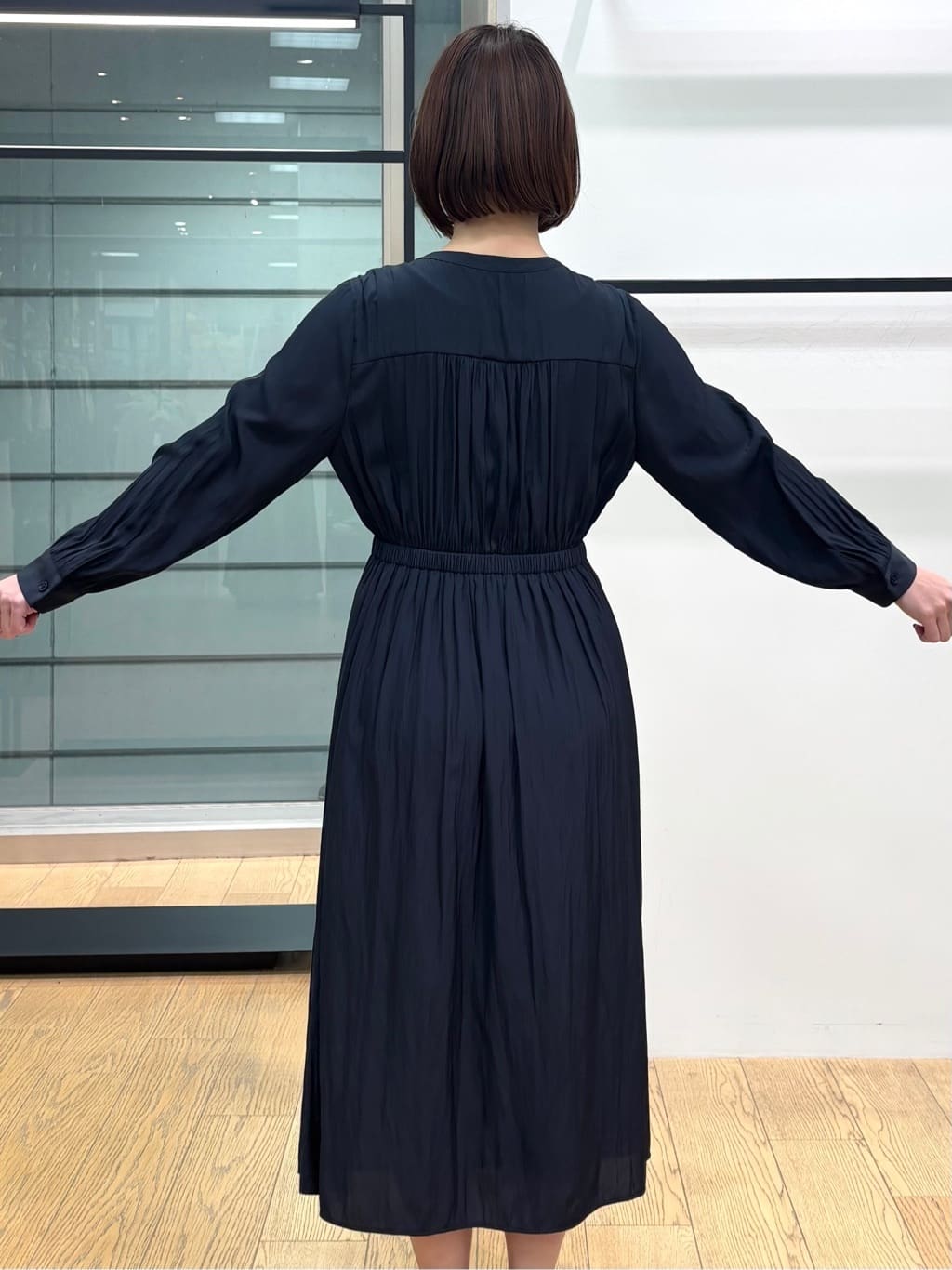 asamiさんの「INDIVI｜【洗える】ギャザーフレアワンピース」を使ったコーディネート