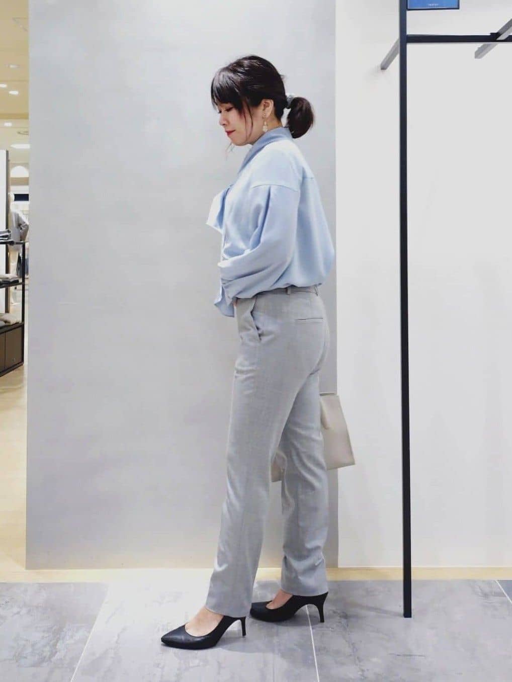 TOMOMIさんの「INDIVI｜【褒められパンツ/ウール混】スティックパンツ」を使ったコーディネート