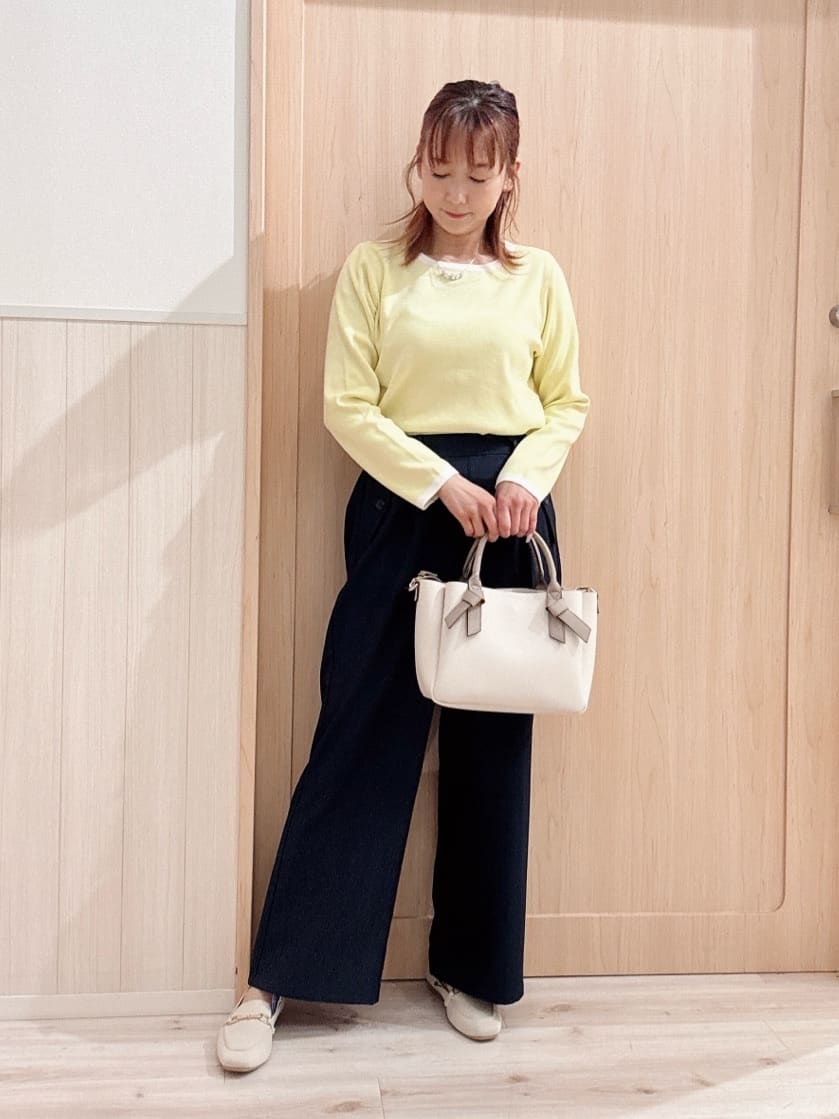 モカさんの「SHOO･LA･RUE｜【洗濯機可/S-LL/アンサンブル可】パールボタンが上品　華やぎ配色カーディガン」を使ったコーディネート