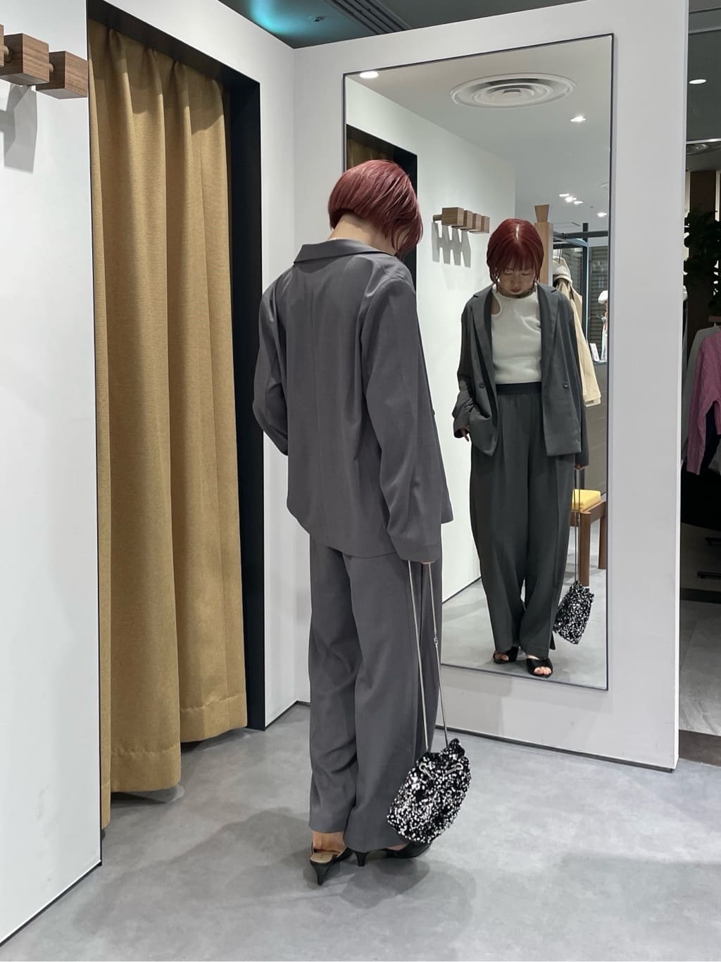mikuさんの「INDIVI｜Comfy SET UP｜ダブルブレストイージージャケット【セットアップ対応／通勤／カセット服／接触」を使ったコーディネート