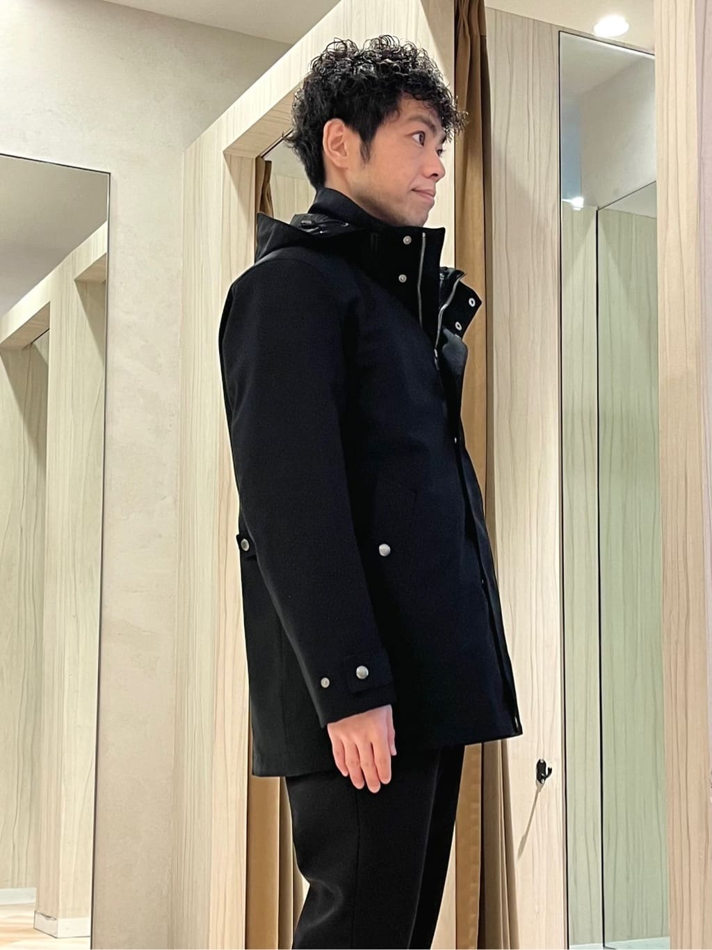 URAさんの「TAKEO KIKUCHI｜【Air Palette Knit】ワンポイント カラーニット プルオーバー」を使ったコーディネート