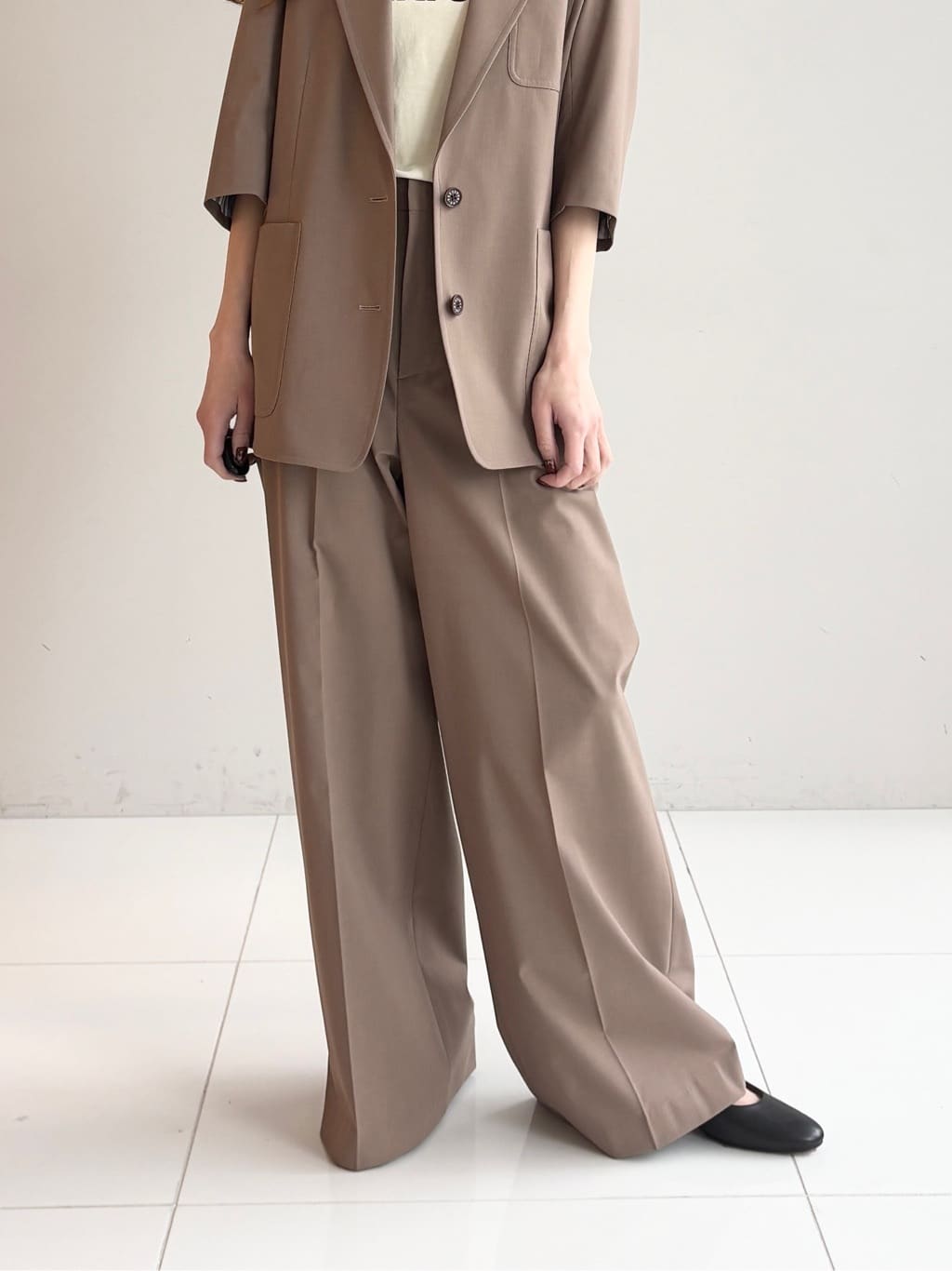 清水夏姫さんの「DRESSTERIOR｜【接触冷感/セットアップ可】 2WAYストレッチスリークオータージャケット」を使ったコーディネート