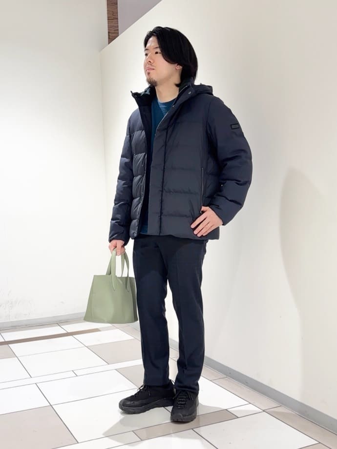及川さんの「TAKEO KIKUCHI｜カラーコンビ ダウンブルゾン」を使ったコーディネート