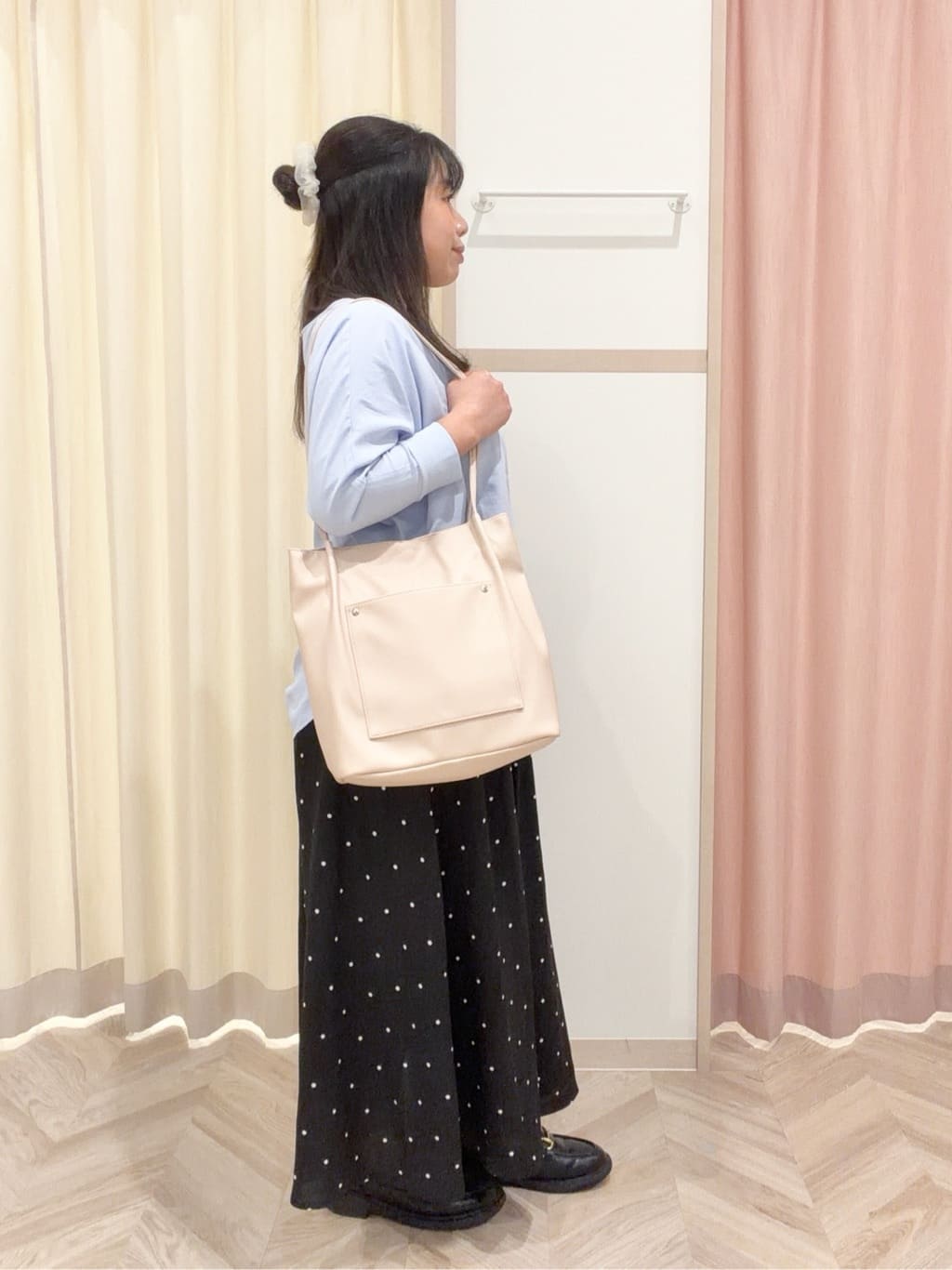 まちゃんなちゃんさんの「SHOO･LA･RUE｜【着丈選べる/体型カバー/洗濯機可】さらさらとろん ドルマンブラウス」を使ったコーディネート