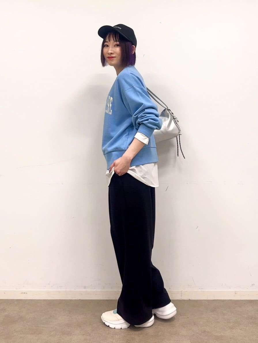 𝐜𝐡𝐢𝐤𝐚さんの「SHOO･LA･RUE｜【2点セット/洗濯機可/S-LL】着回しがきく もちもちハイネックニット+裾シャツインナー」を使ったコーディネート
