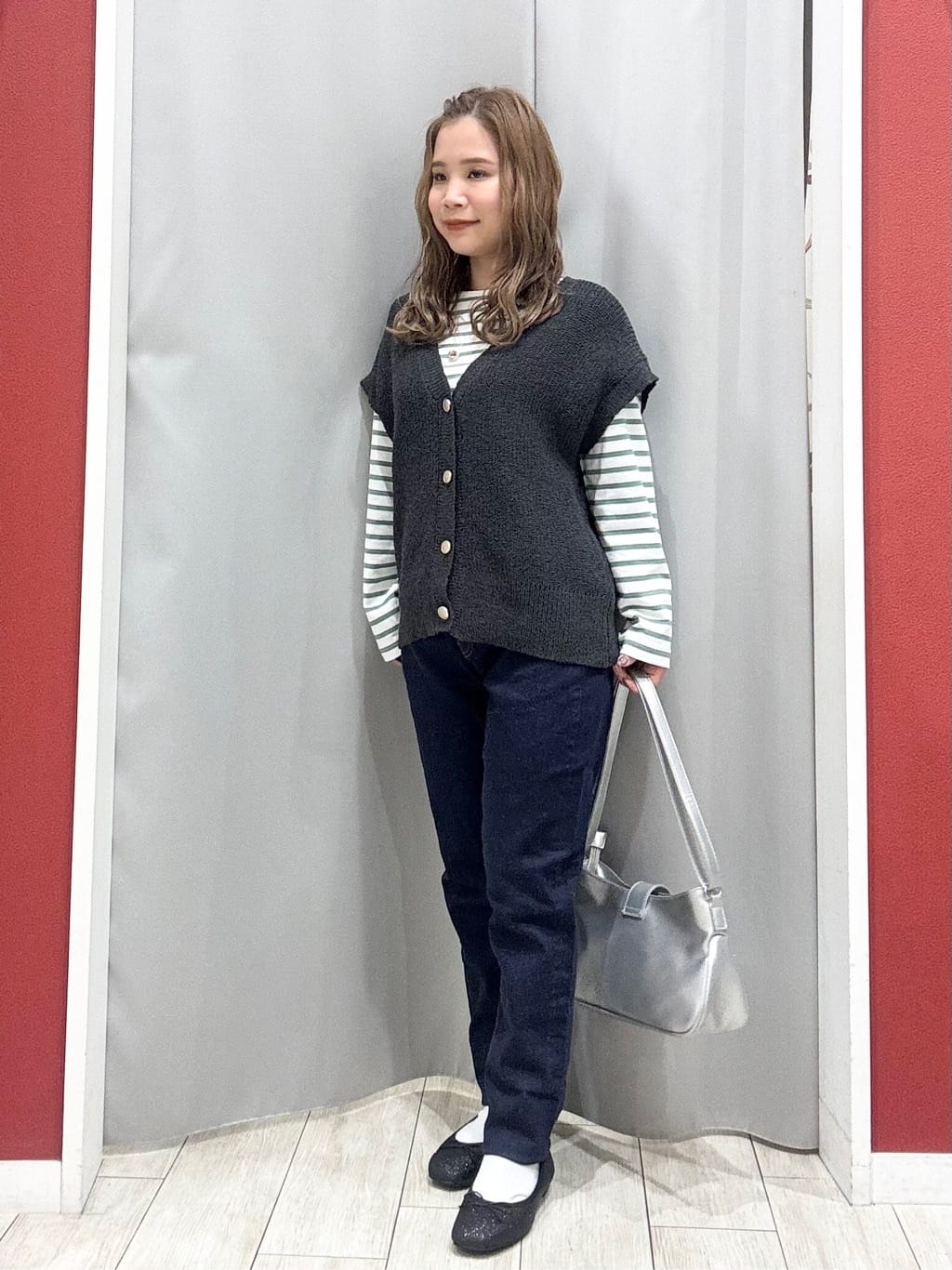 shioさんの「SHOO･LA･RUE｜【防花粉/洗濯機可/S-LL】ゆったり着られる 大人のテントフーディージャケット」を使ったコーディネート