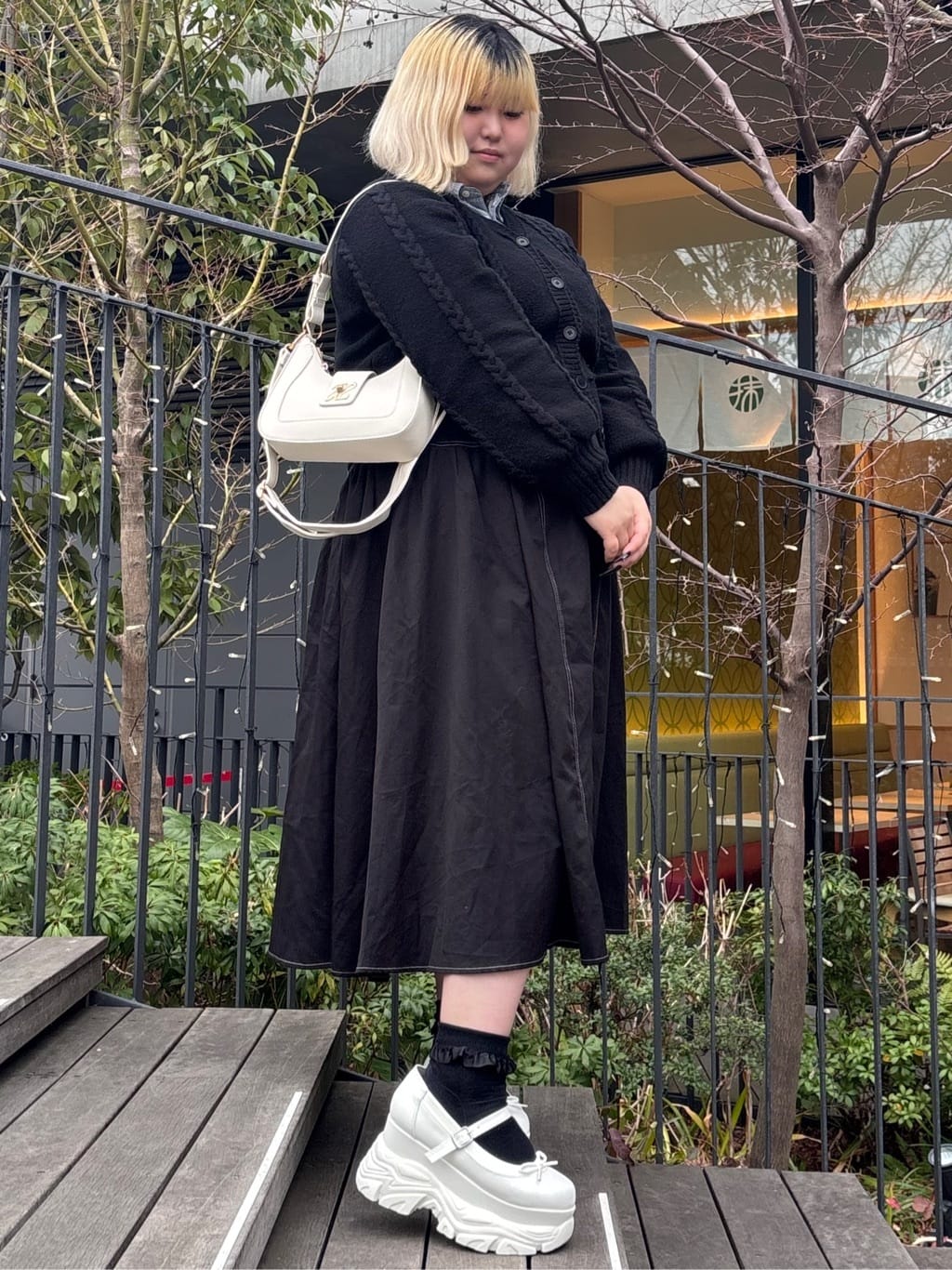 𝓗𝓘𝓨𝓞さんの「ESPERANZA｜厚底ストラップリボンパンプス」を使ったコーディネート