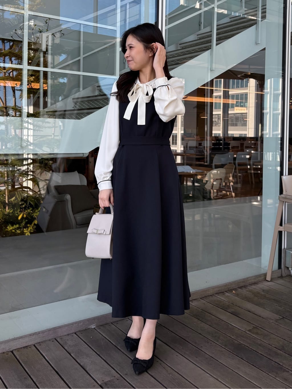 AOIさんの「Couture brooch｜【前後2WAY】Springフェザーカーデトップス」を使ったコーディネート
