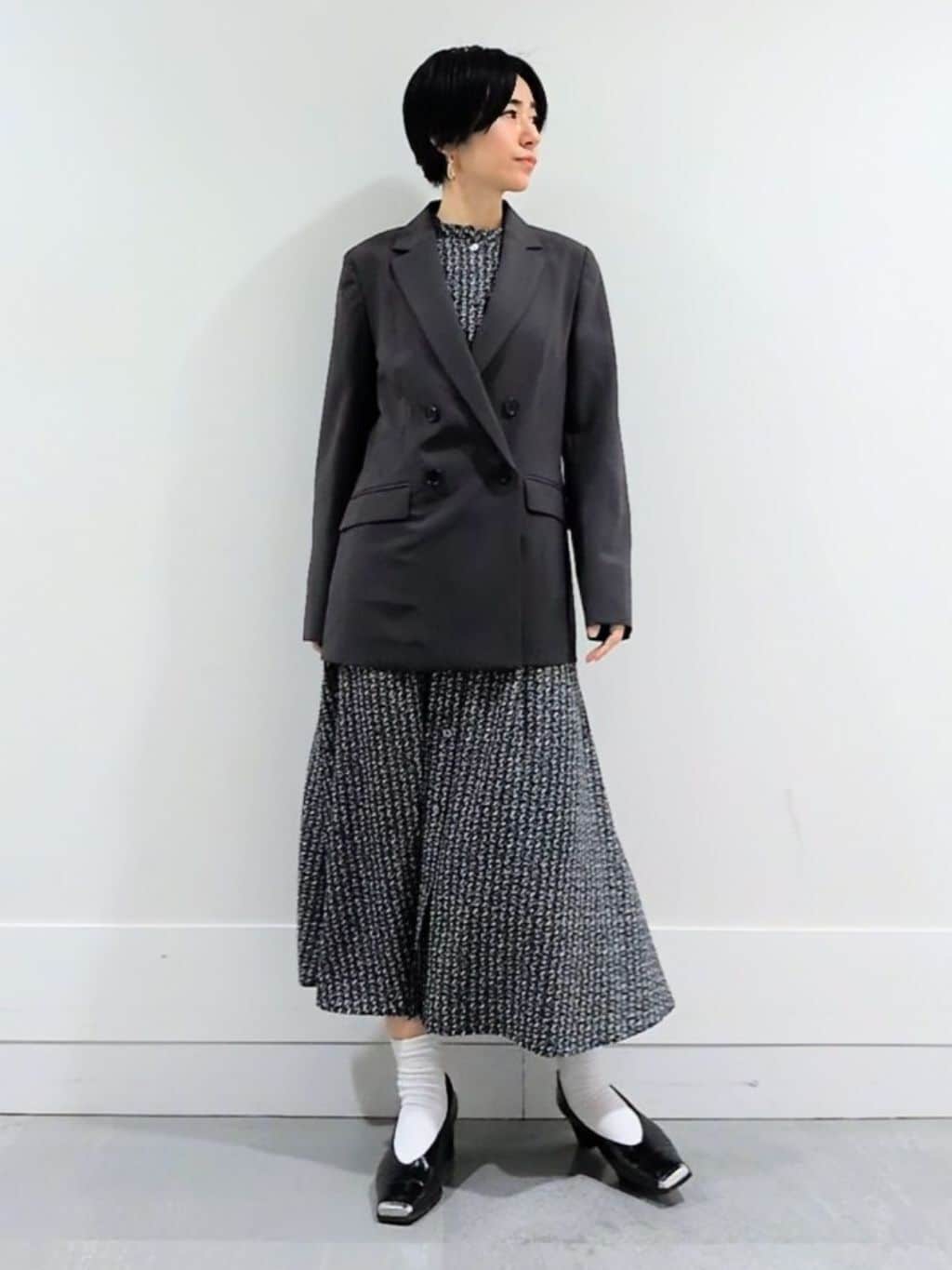 ミズタさんの「UNTITLED｜【新色追加/セットアップ可】エアリー ダブルブレストジャケット」を使ったコーディネート