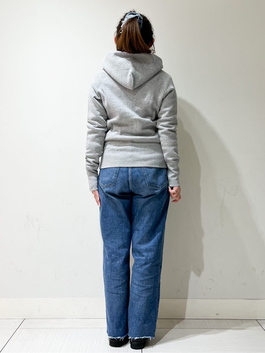 じゅんさんの「DRESSTERIOR｜デキシー吊裏毛ジップアップパーカ」を使ったコーディネート