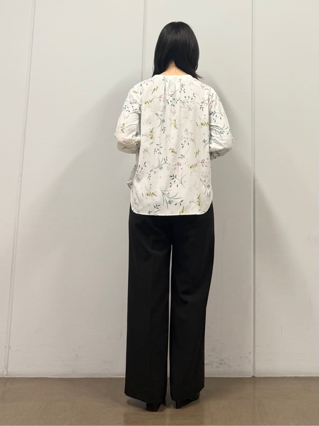 mizukiさんの「INDIVI｜【通勤スーツ／洗える】ストレッチワイドパンツ」を使ったコーディネート