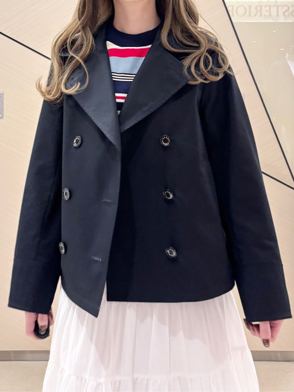 清水夏姫さんの「DRESSTERIOR｜【ウォッシャブル/撥水素材】Aラインショートトレンチジャケット」を使ったコーディネート