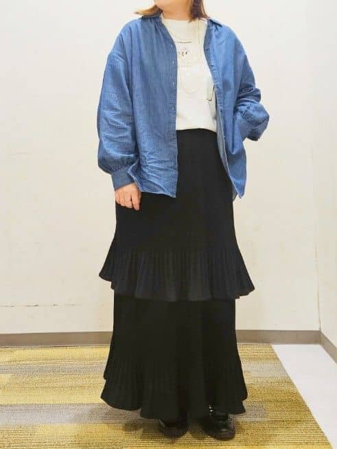okayuさんの「THE SHOP TK｜ロゴ箔プリントロンTee」を使ったコーディネート