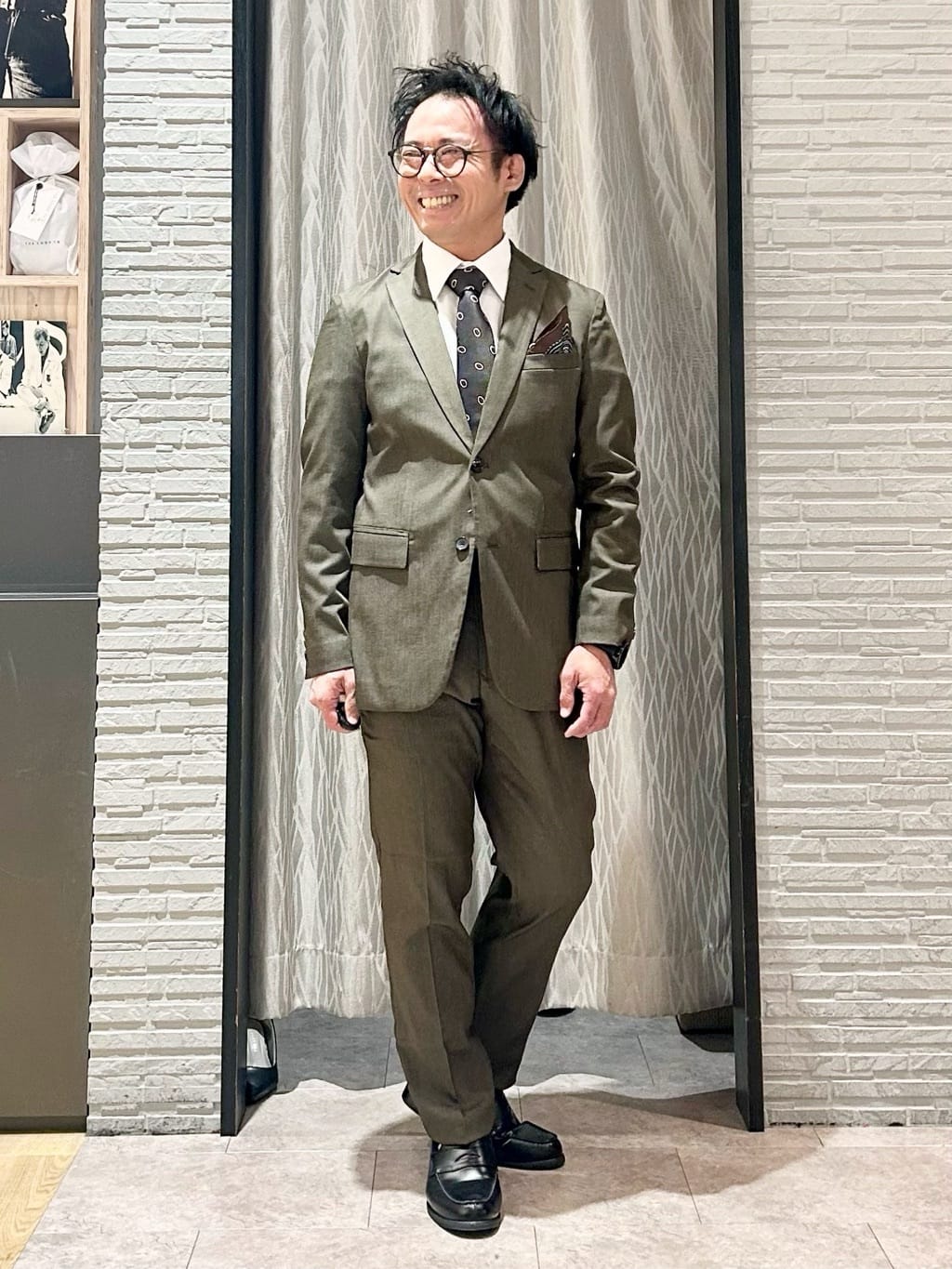 KENJI Iさんの「THE SHOP TK｜ライトエバーデニム ジャケット 洗濯機OK/ストレッチ/セットアップ可」を使ったコーディネート