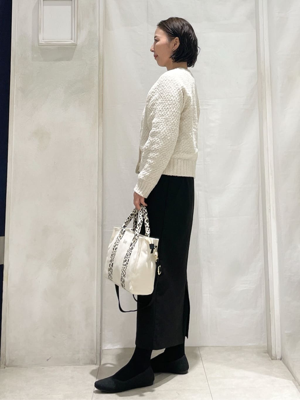 hiroさんの「grove｜高評価！【洗える】リラックスして着たい、Vネックカーディガン」を使ったコーディネート