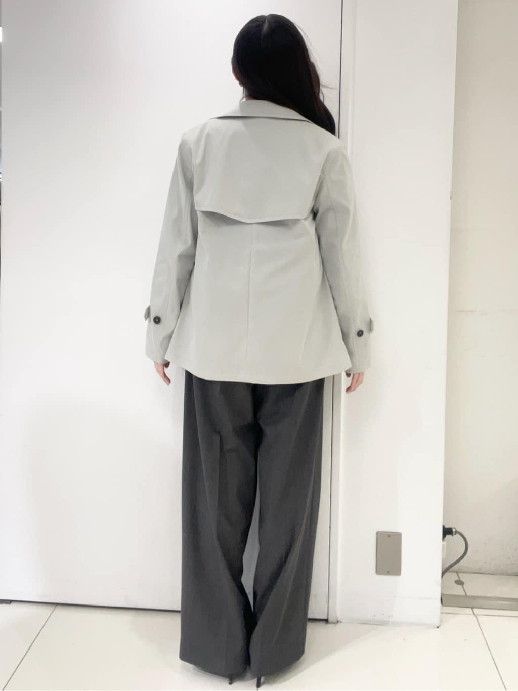 moeさんの「UNTITLED｜【定番人気/はっ水/洗える】タスランショートトレンチコート」を使ったコーディネート