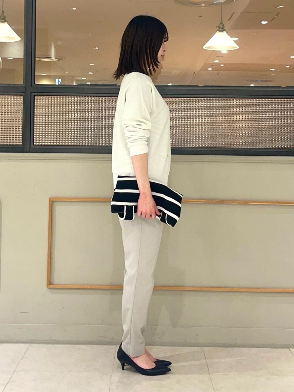 kumiさんの「INDIVI｜【洗える／レイヤードにおすすめ】シャーリングレース ロングTシャツ」を使ったコーディネート