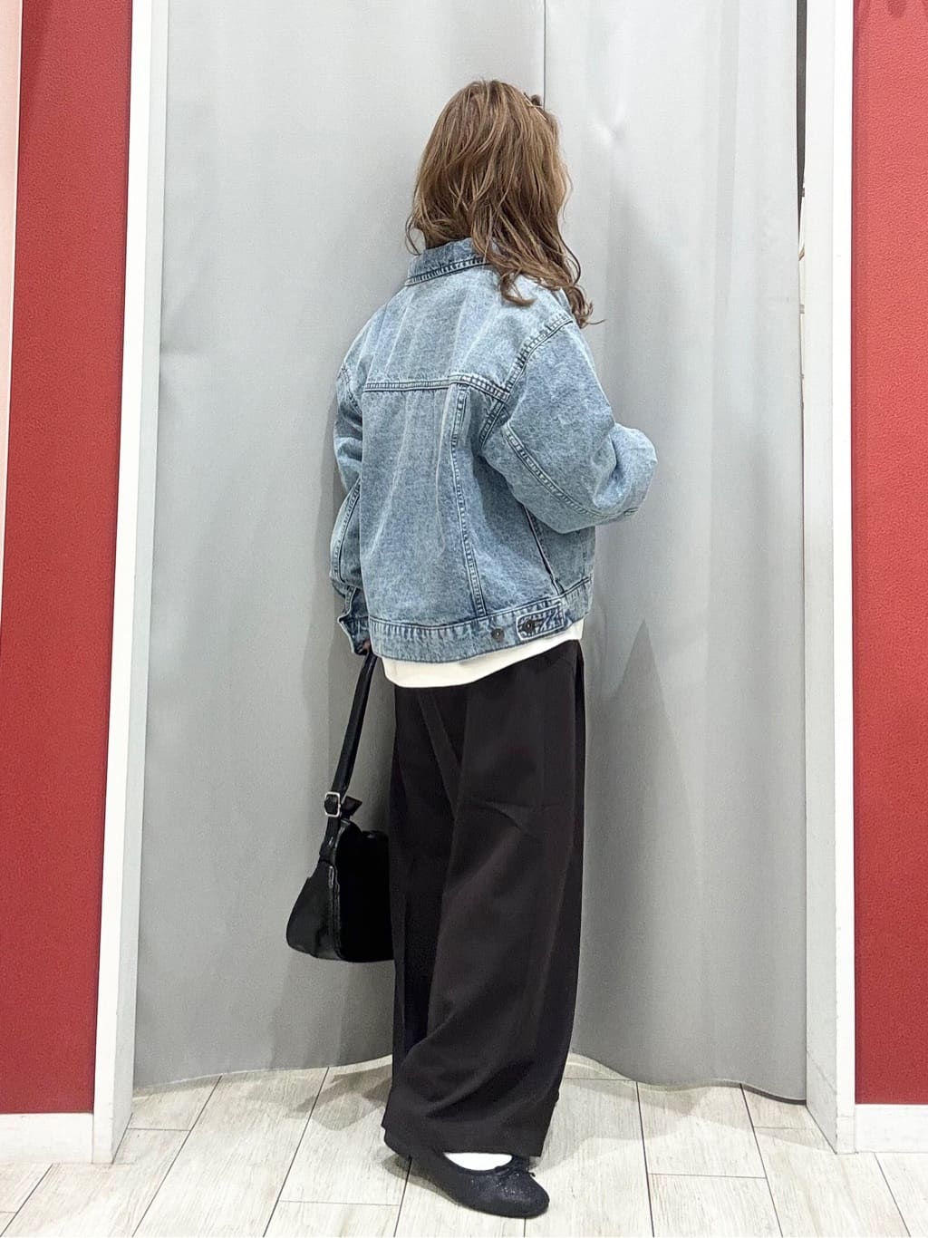 shioさんの「SHOO･LA･RUE｜【SHOO・LA・RUE DENIM】羽織るだけでこなれる　オーバーサイズデニムジャケット」を使ったコーディネート