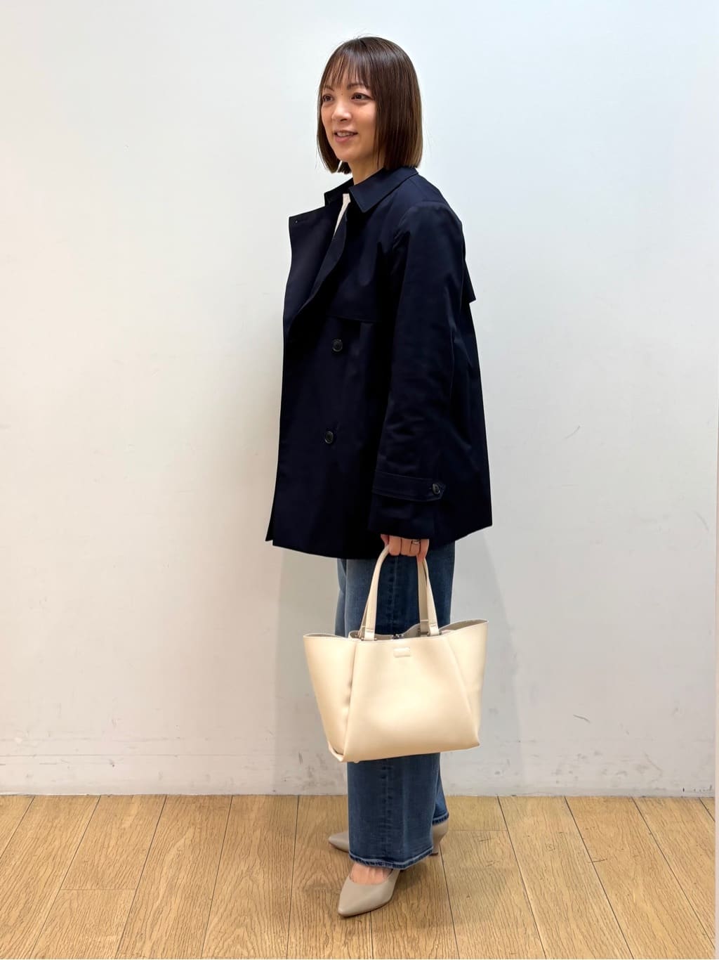 mikkoさんの「INDIVI｜【花粉付着防止／撥水／UVケア】名品トレンチコート」を使ったコーディネート