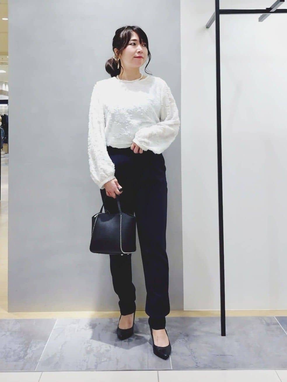 TOMOMIさんの「INDIVI｜【通勤スーツ／洗える】ストレッチカラーレスジャケット」を使ったコーディネート