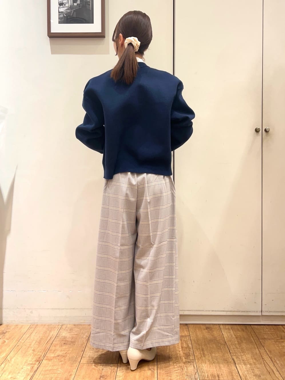 AIRIさんの「SHOO･LA･RUE｜【洗濯機可/S-LL】1枚でも羽織りでも 華やか上品カーデ」を使ったコーディネート
