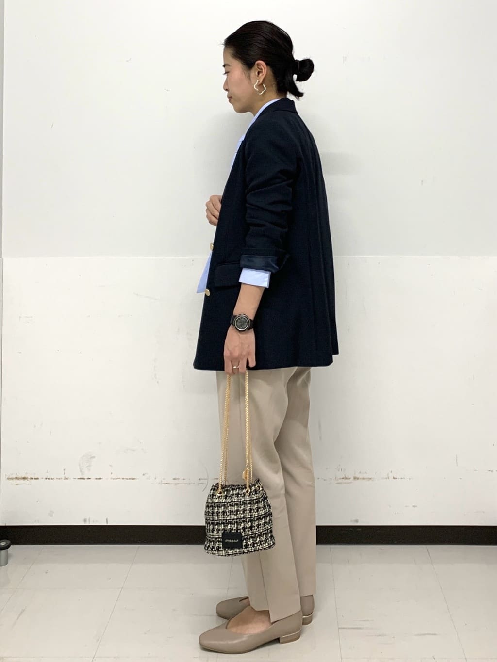 づっきーさんの「OPAQUE.CLIP｜金ボタンダブルブレストテーラードジャケット／セットアップ対応【洗える】」を使ったコーディネート