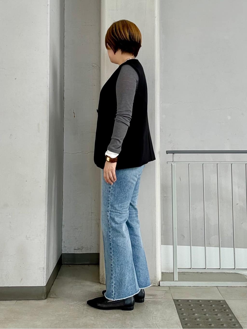 aiさんの「THE SHOP TK｜【通勤にもカジュアルにも】CAVIAN ジレ/セットアップ可」を使ったコーディネート