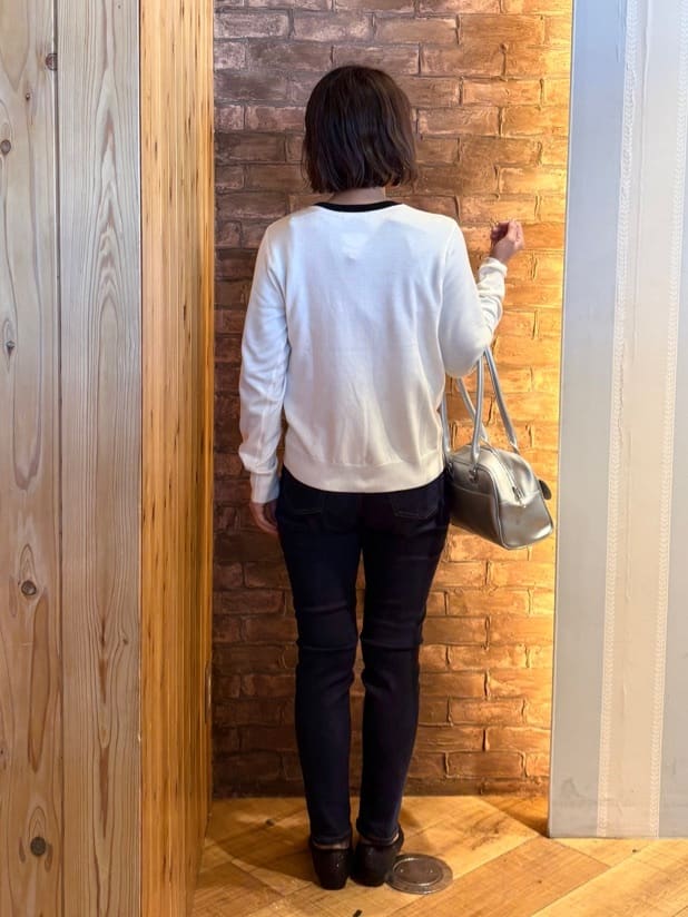 mieさんの「SHOO･LA･RUE｜【SHOO・LA・RUE DENIM】毎日使いたくなる ストレッチデニムスキニーパンツ」を使ったコーディネート