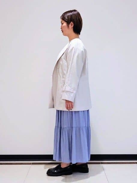 gissyさんの「INDIVI｜【洗える／丈調整可能】ギャザーフレアスカート」を使ったコーディネート
