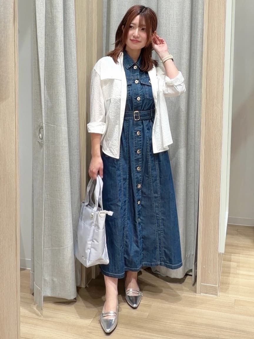 Fumikaさんの「grove｜【貴島明日香さん着用】お仕事も普段も。今どきワークシャツブラウス」を使ったコーディネート