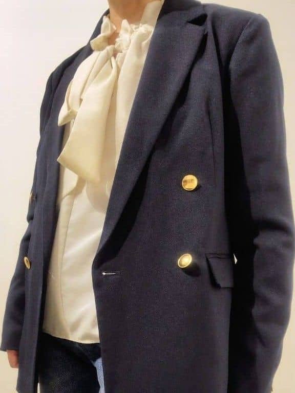 kodamaさんの「THE SHOP TK｜【通勤にもデイリーにも】CAVIAN 金ボタンダブルブレストジャケット」を使ったコーディネート