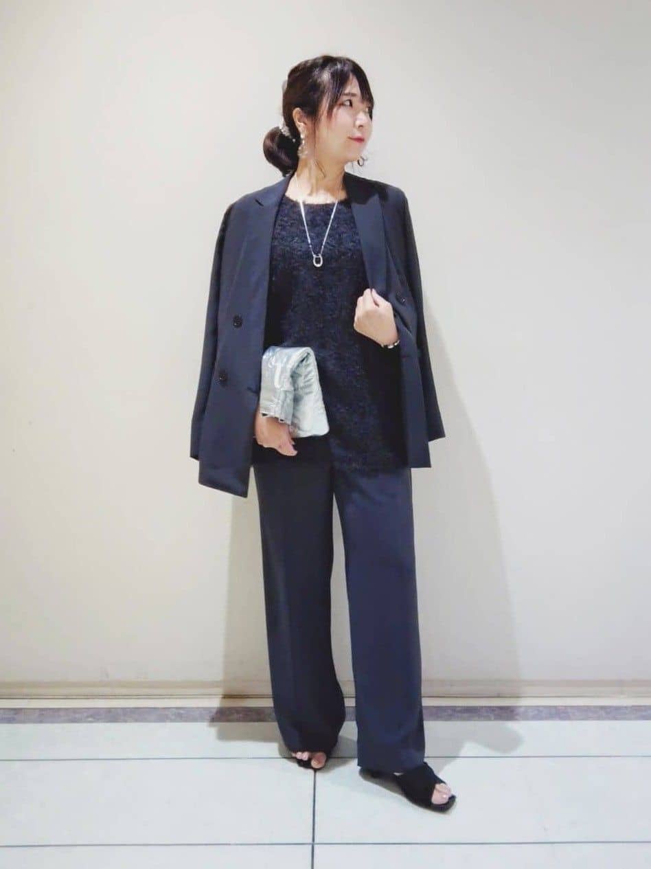 TOMOMIさんの「INDIVI｜【軽く羽織れる！】ダブルジャケット」を使ったコーディネート