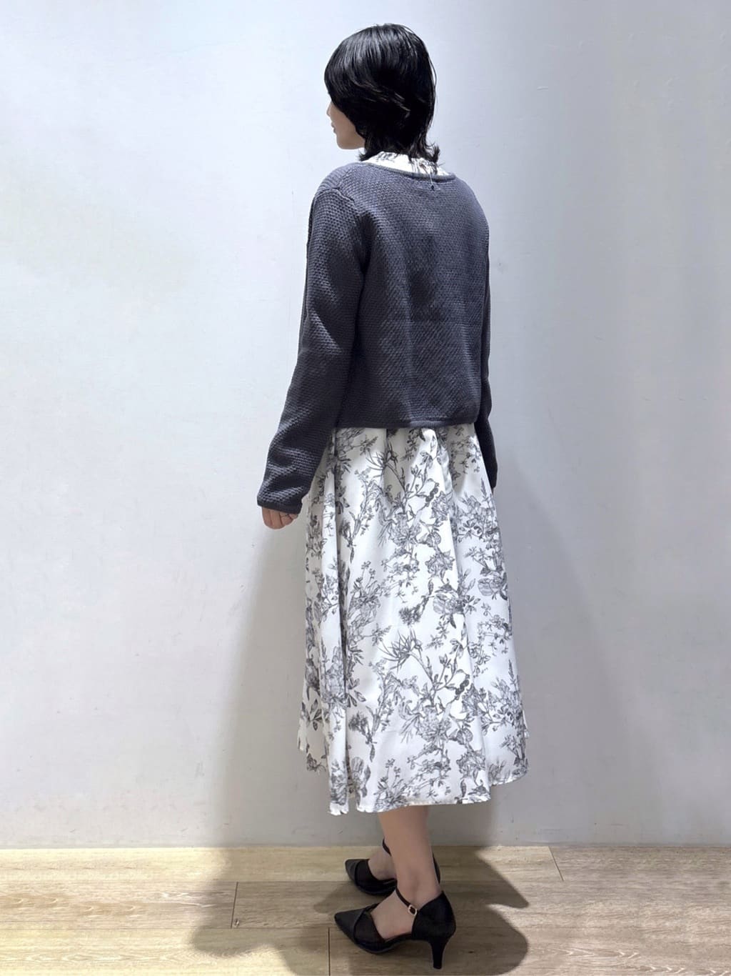 mizukiさんの「index｜フラワーハイネックタックワンピース【洗濯機OK／イージーアイロン／防シワ】」を使ったコーディネート