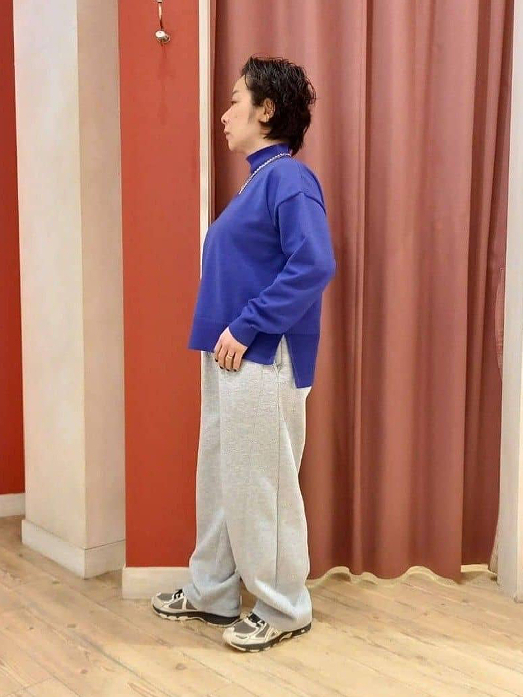 cameさんの「SHOO･LA･RUE｜【2点セット/洗濯機可/S-LL】着回しがきく もちもちハイネックニット+裾シャツインナー」を使ったコーディネート