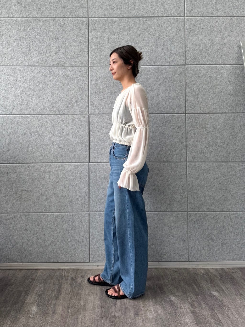 uchi__yamaさんの「CODE A｜off－shoulder blouse」を使ったコーディネート