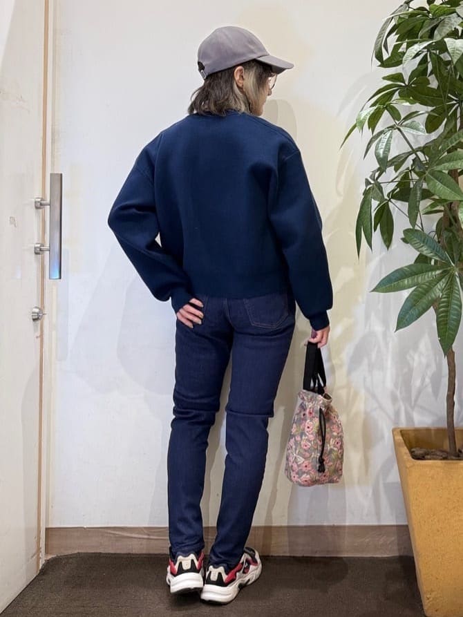 misakiさんの「SHOO･LA･RUE｜【洗濯機可/S-LL】1枚でも羽織りでも 華やか上品カーデ」を使ったコーディネート