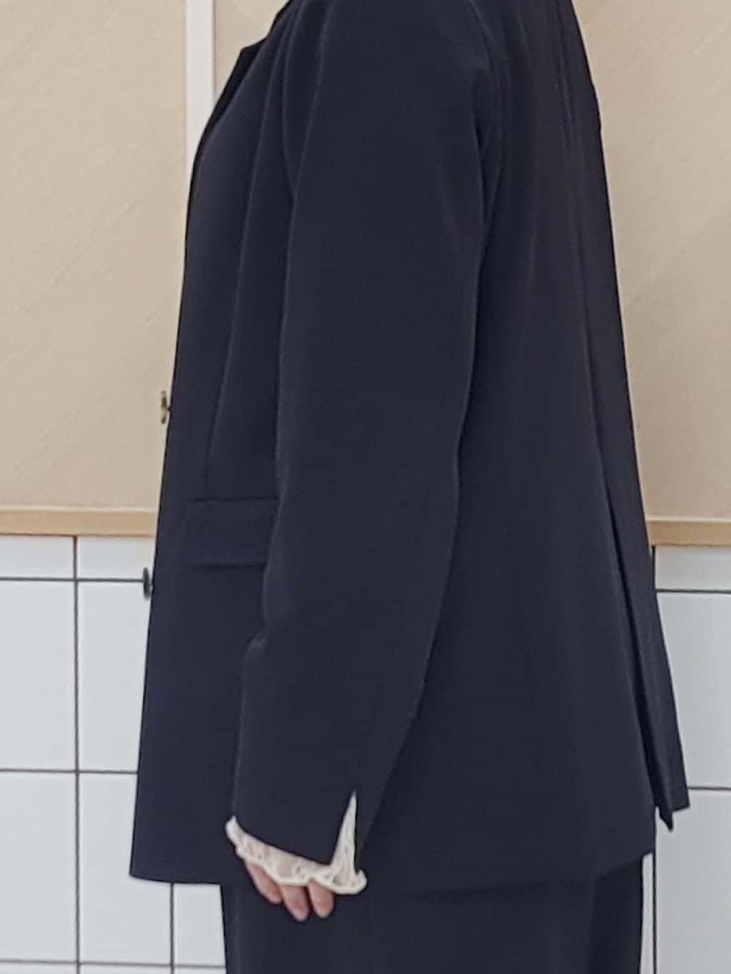 tomoさんの「COUP DE CHANCE｜【長さ調整可】ダブルバーショートネックレス」を使ったコーディネート