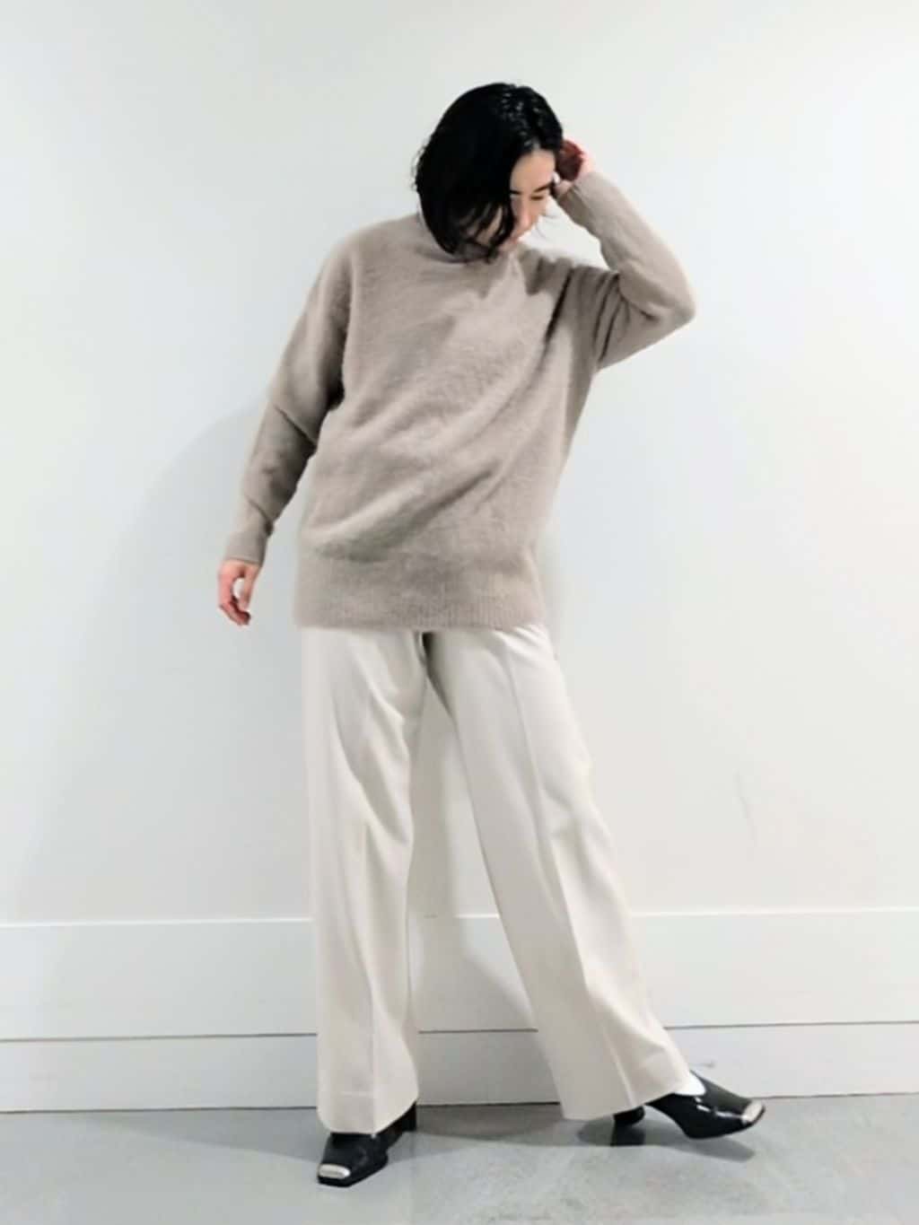 ミズタさんの「UNTITLED｜【大人な品格/ふわふわニット】フォックスカシミヤ コクーンニット」を使ったコーディネート