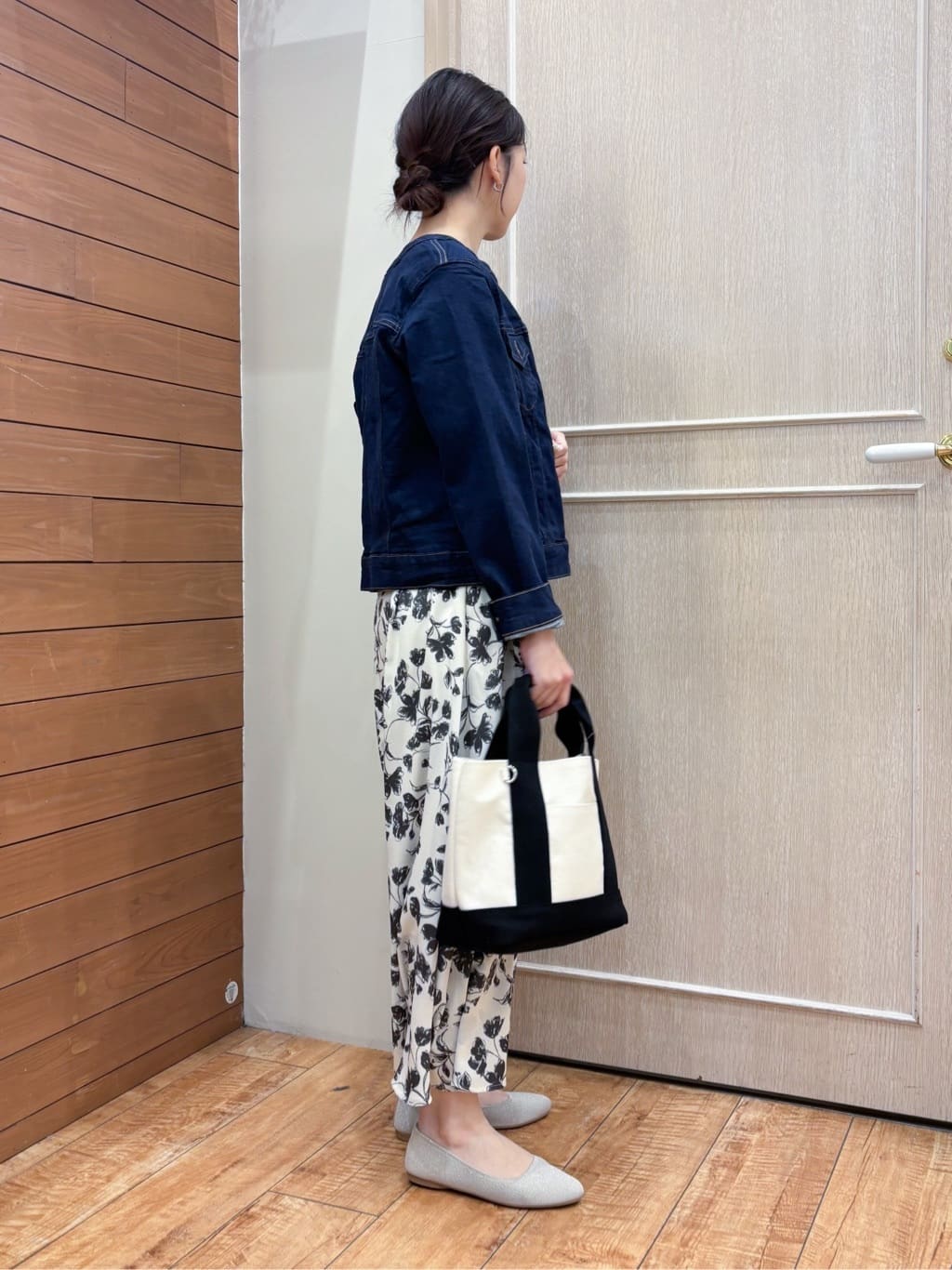 なみさんの「SHOO･LA･RUE｜【SHOO・LA・RUE DENIM/S-LL/高レビュー】大人のための ノーカラーデニムジャケット」を使ったコーディネート