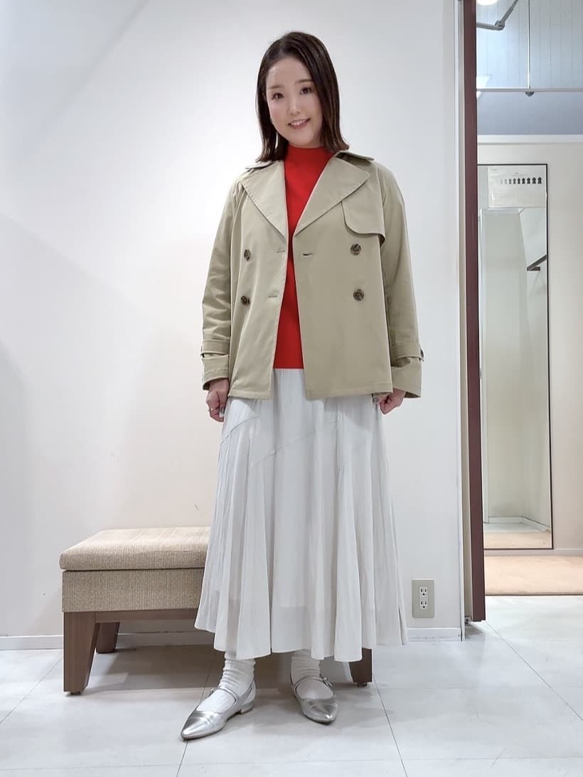 YUIさんの「UNTITLED｜【定番人気/はっ水/洗える】タスランショートトレンチコート」を使ったコーディネート