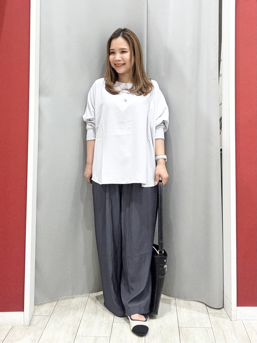 shioさんの「SHOO･LA･RUE｜【洗濯機可/UV】さらっとしたタッチが心地よい ミドルカーディガン」を使ったコーディネート