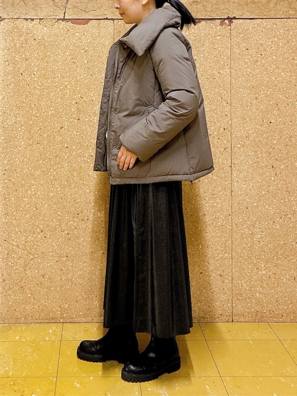 hattoriさんの「INDIVI｜レザー調ギャザースカート」を使ったコーディネート