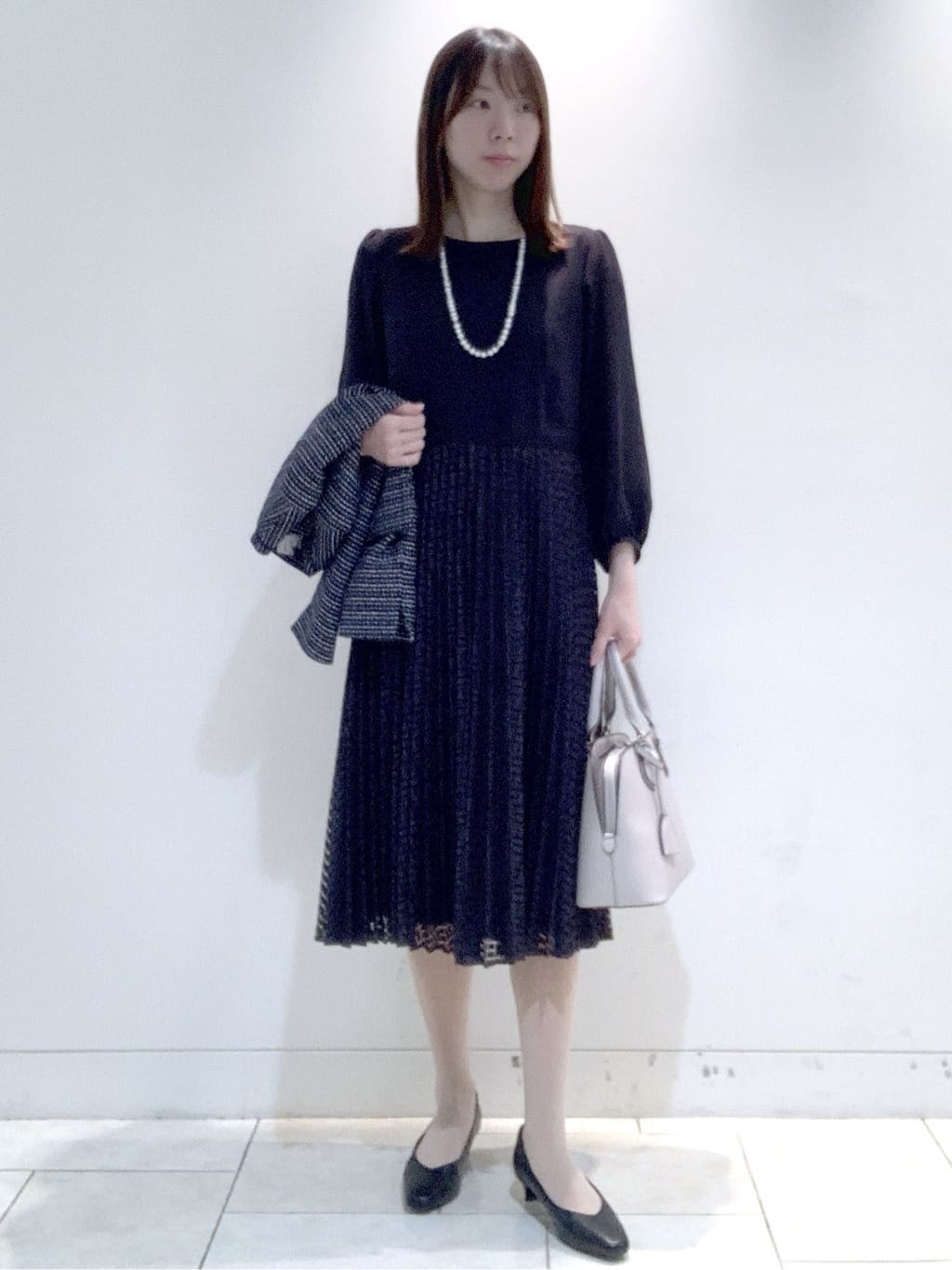 ヤマグチさんの「Reflect｜【SS-4Lサイズ】シフォン&times;幾何柄レースプリーツワンピース」を使ったコーディネート