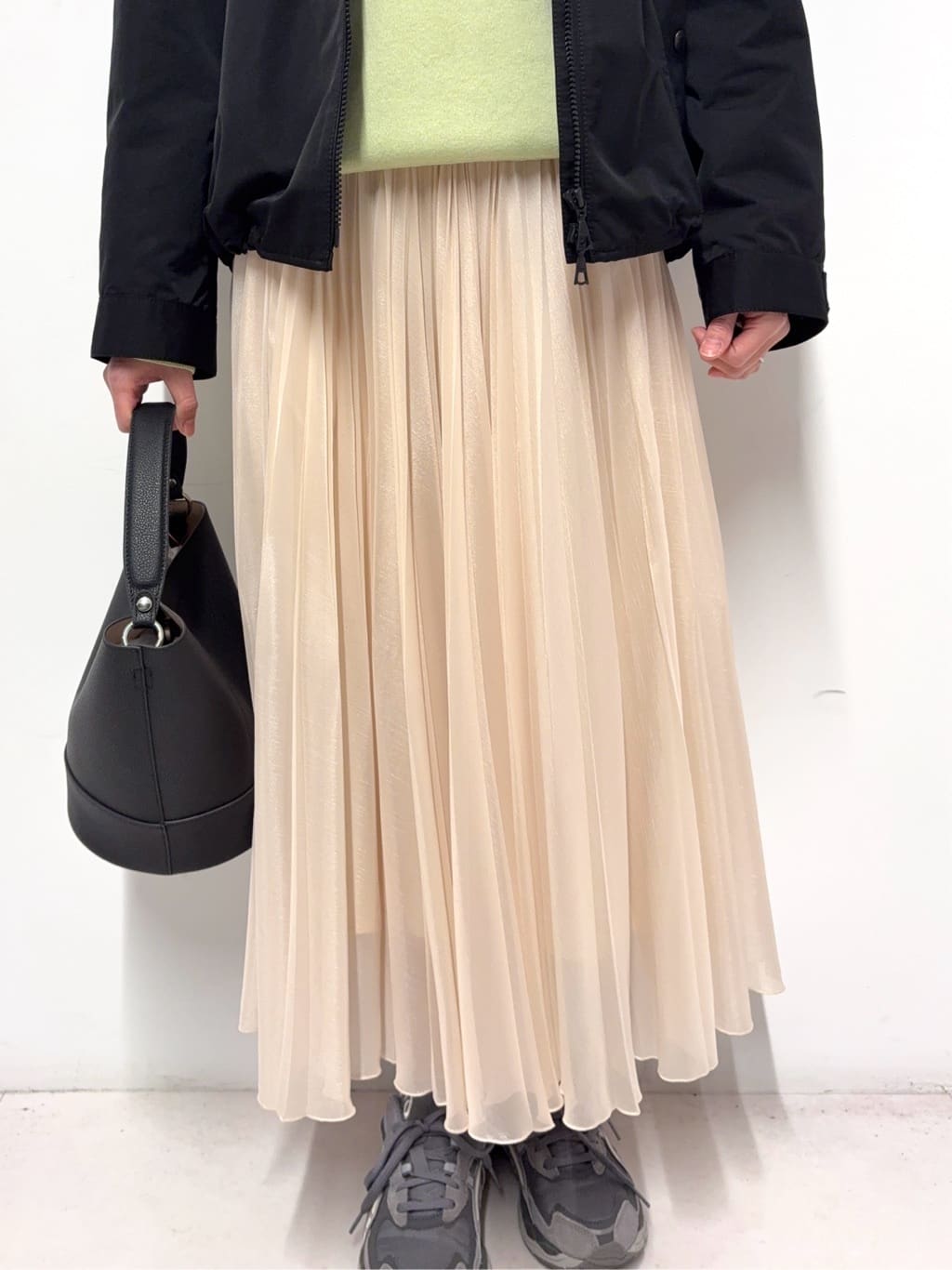 Nishijimaさんの「DRESSTERIOR｜【ウォッシャブル/撥水素材】撥水ツイル マウンテンパーカー」を使ったコーディネート